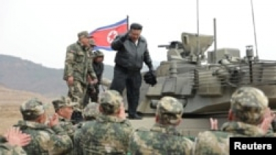 КНДР: Кім Чен Ин проїхався на танку і закликав готуватися до війни